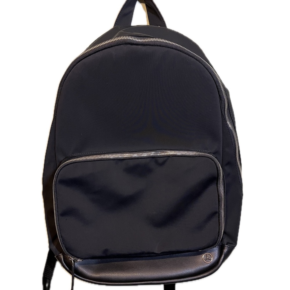 Haerfest Mercedes-Benz collaboration bag for the Benz Box. - Picture 4 of 8